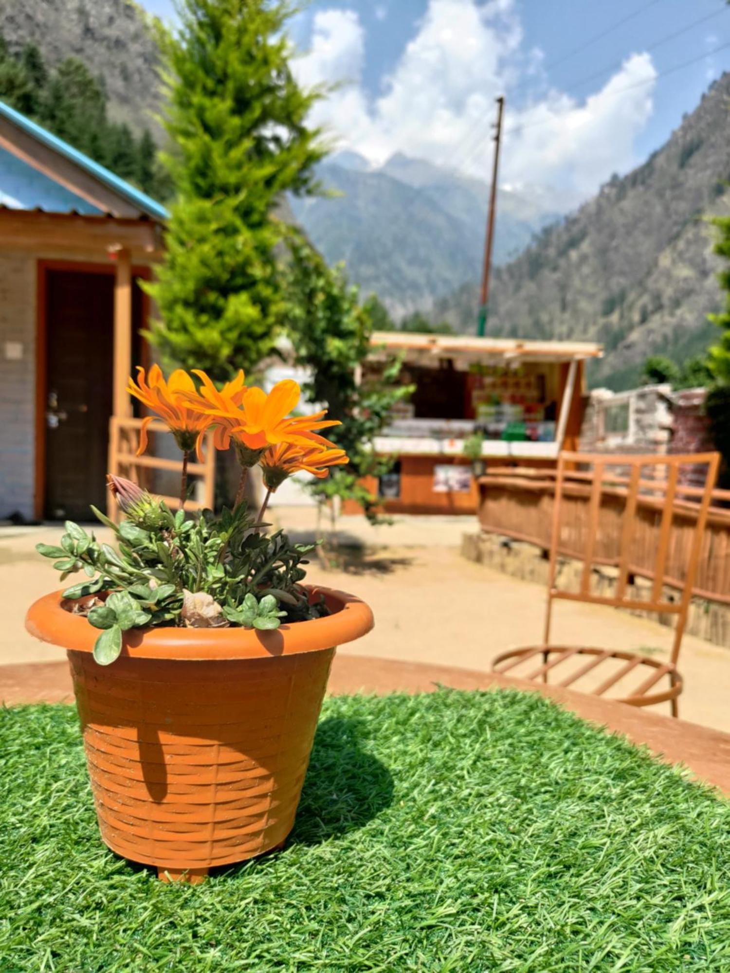 Lee Garden Himalayan Wooden Cottages Kasol Exterior foto